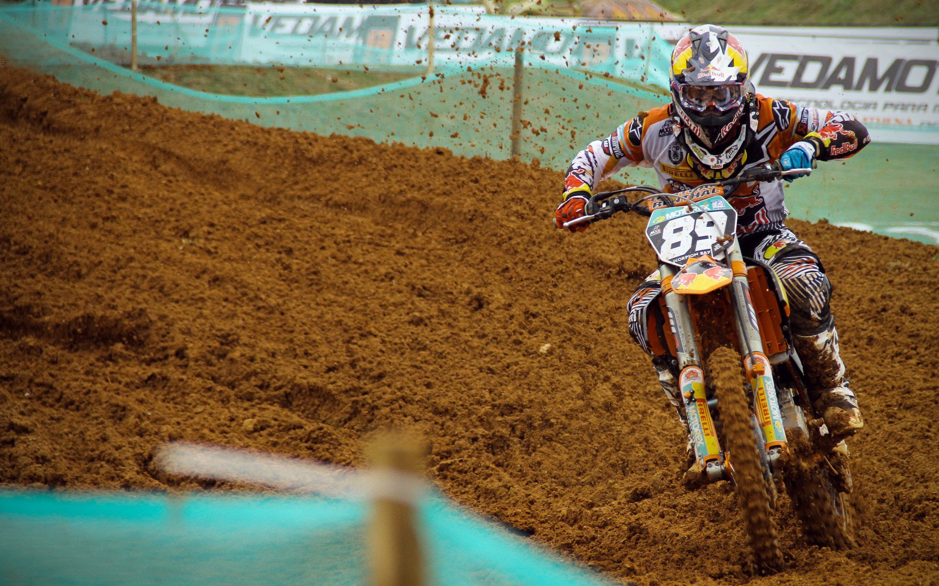 开云体育网址-场上斗智：教练临场应变与战术调整解析，教练临场指挥些什么